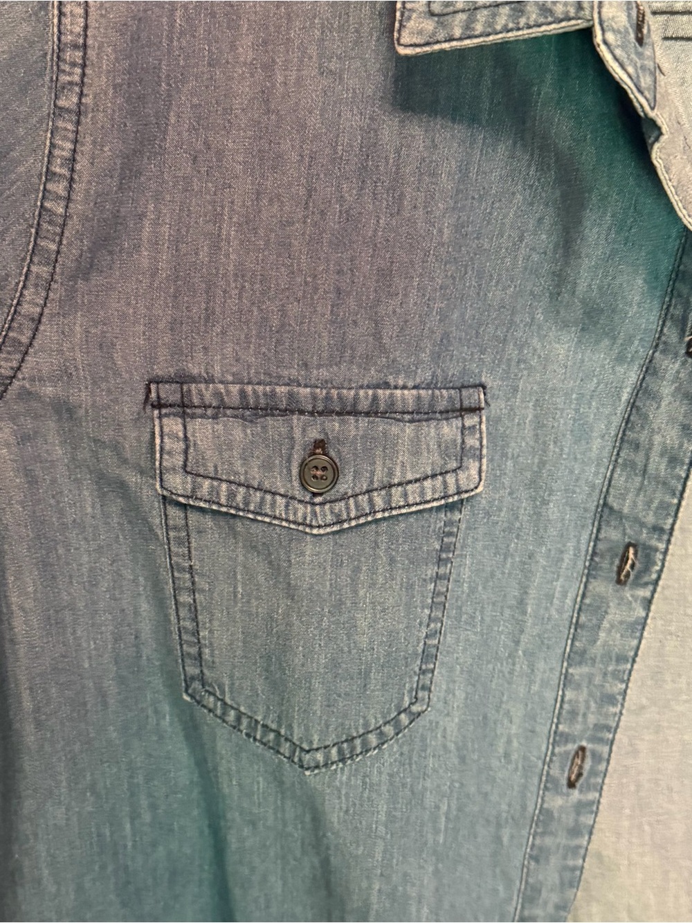 Old Navy Women’s Denim Button-Up Shirt Jacket - Blue Size XL - Picture 3 of 5